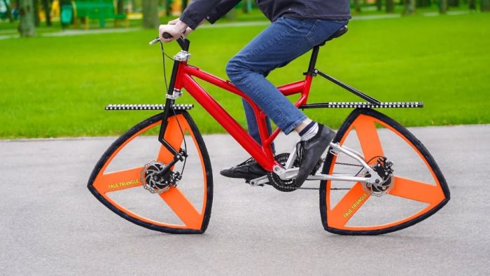 The Q háromszög alakú kerék bicikli