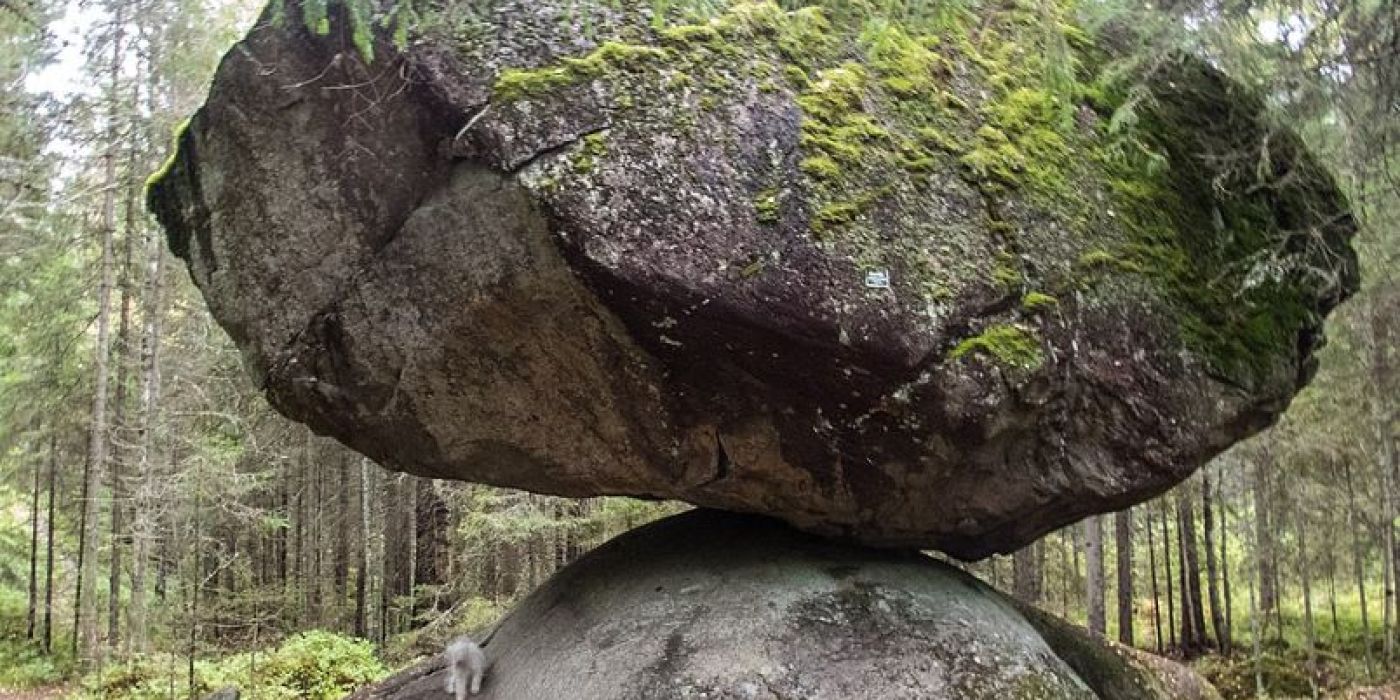 Kummaviki egyensúlyozó kövek