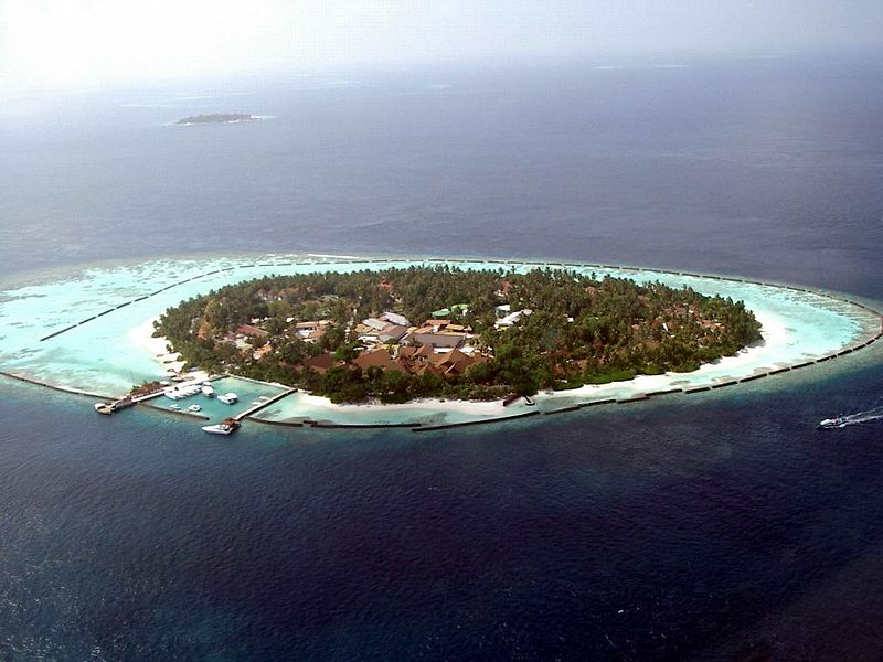 800px-Maldives -_Kurumba_Island