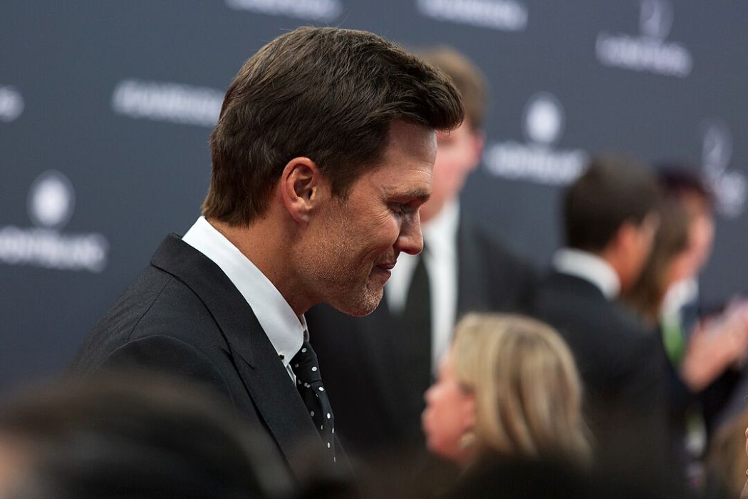 Tom Brady kutyája, Junie a 2023-ban elhunyt kedvencének, Luának a klónja