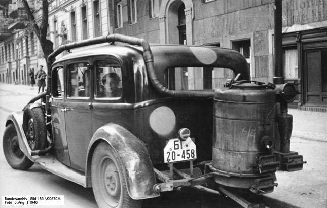 Fagázautó Németországban, 1946. 