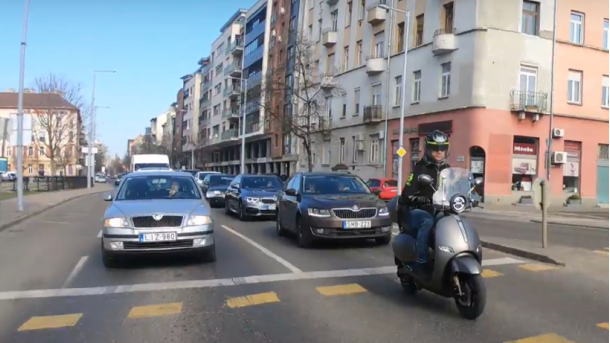 Elektrobiker elektromos robogó autó