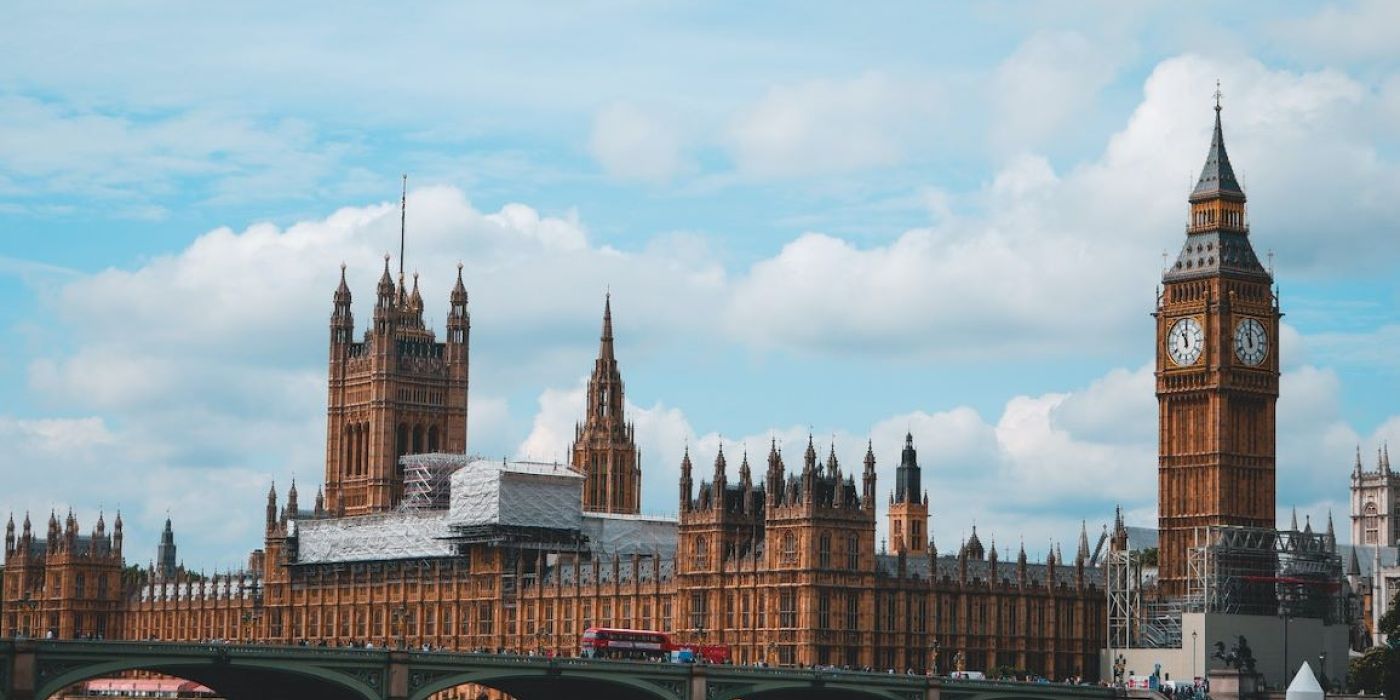 bankszámla brit nő jogosultság halott