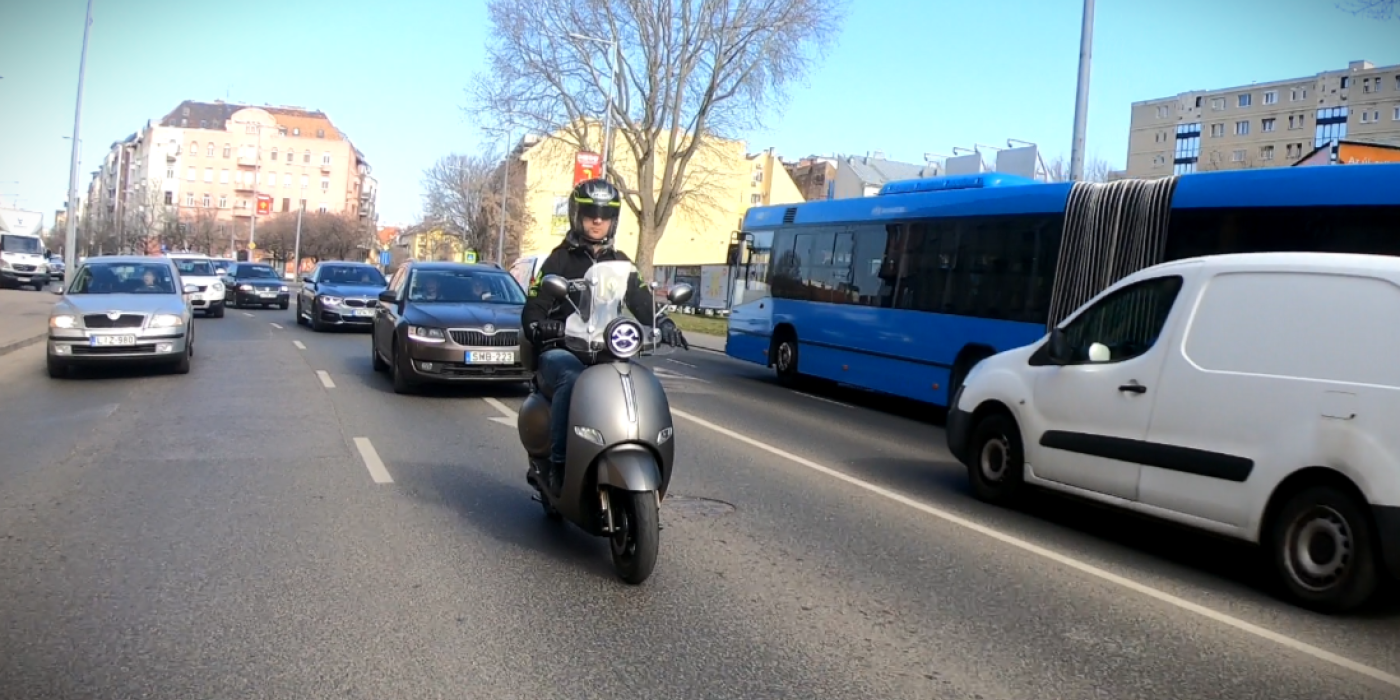 Elektrobiker elektromos robogó tesztvezetés