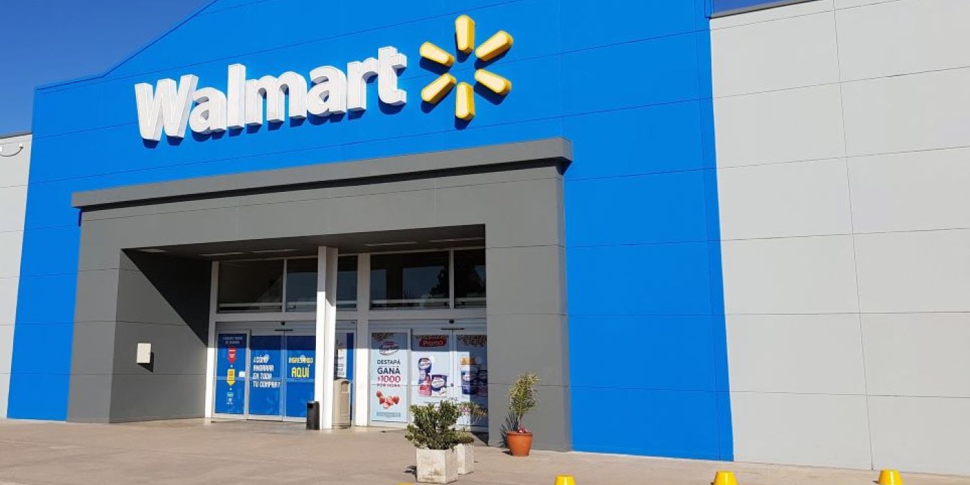 Walmart utazó ember alvás parkoló