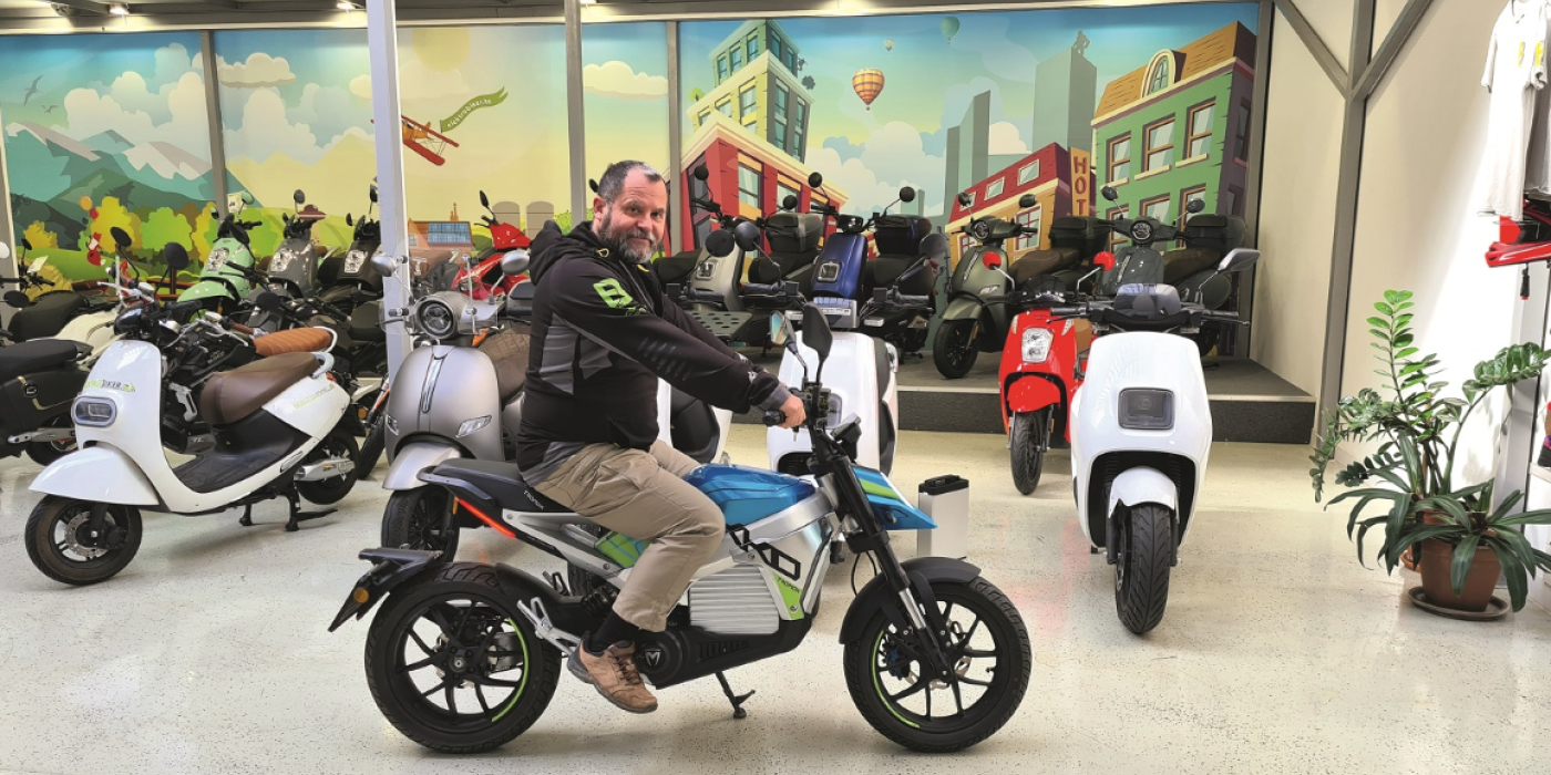Elektrobiker elektromos robogó
