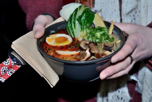 ramen étterem okostelefon tiltás